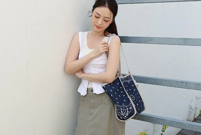 ❤︎GW限定値下げ〜5/6❤︎韓国　DOUBLE COMMA ☁️CLOUD BAG☁️ 乐天免税店